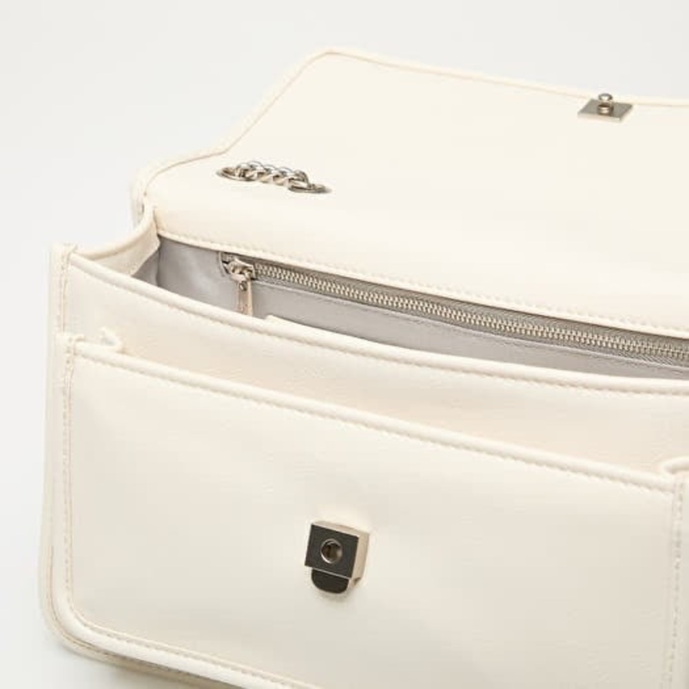 Calvin Klein White Chain Shoulder Crossbody Flap Bag NWT - Picture 2 of 10